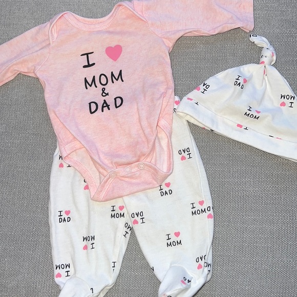 Sterling Baby Other - Newborn girl outfit 3pc set